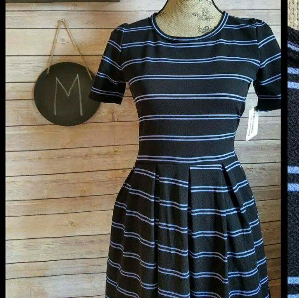 Medium Lularoe Amelia Dress